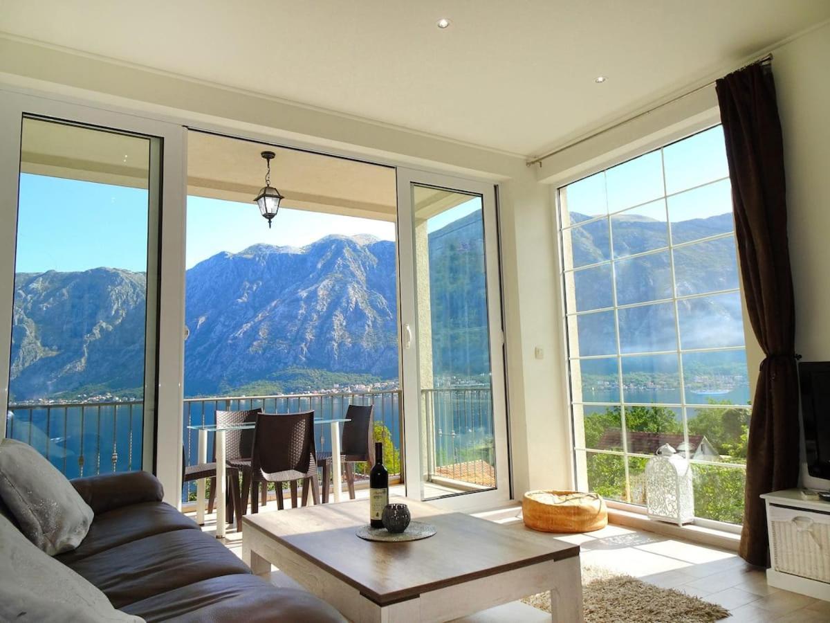 Prčanj Bay Of Kotor View Apartment With Pool מראה חיצוני תמונה